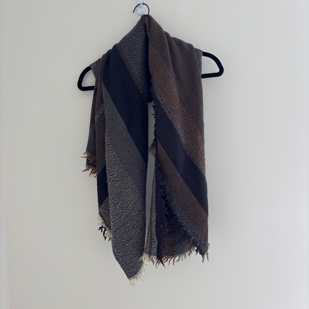 🍀 Aritzia (Wilfred) Blanket Scarf